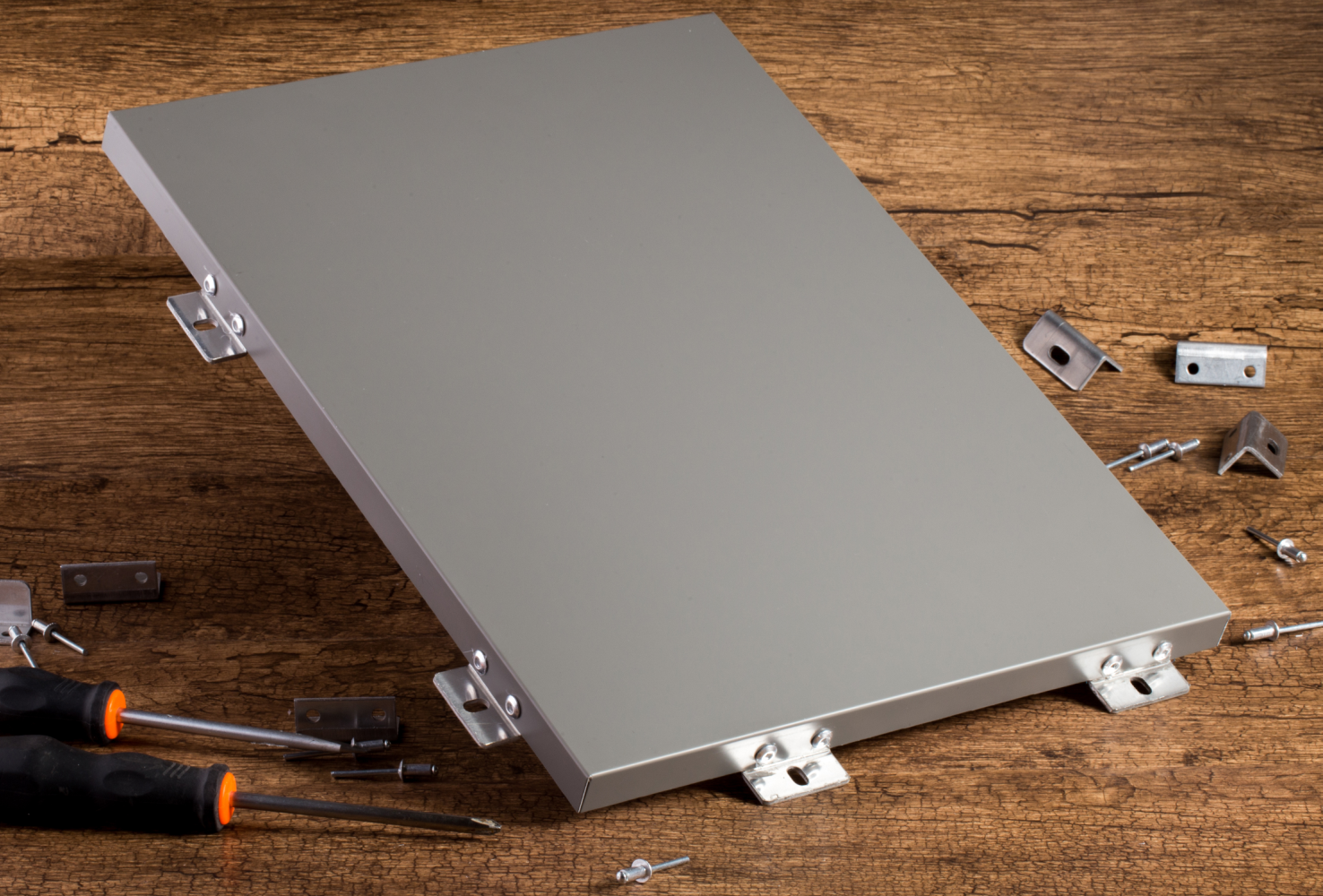 Why do we us aluminum wall cladding for high building facade decoration?